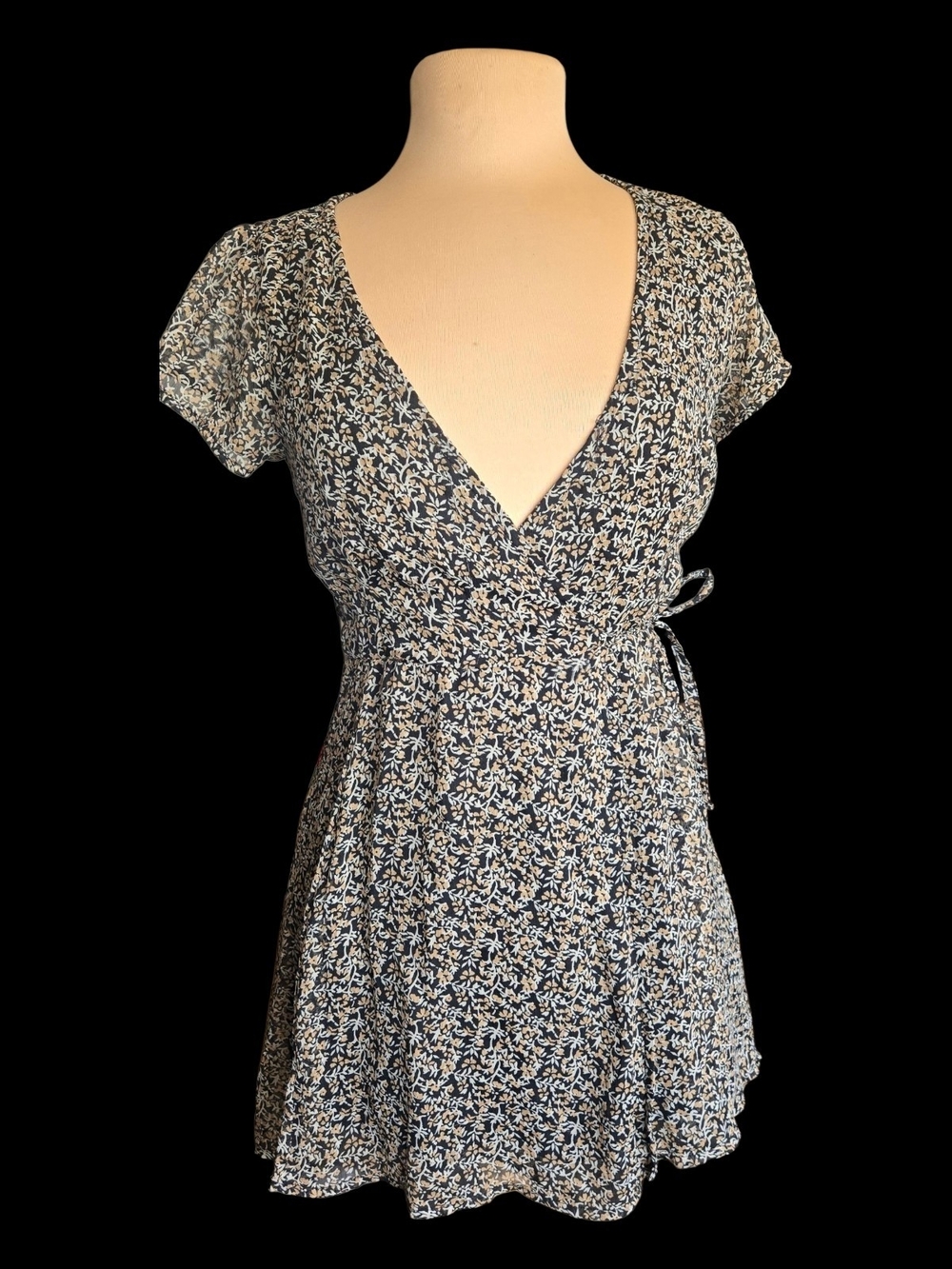 Abercrombie & Fitch Black and Cream Floral Wrap Dress Sz XS